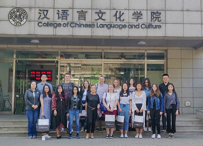 1557716048371536.png 588c46bed10222cf1bc6db9a42b6cd6.png